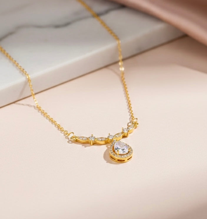Celestial Teardrop Halo Necklace - Anti-Tarnish & Waterproof Gold Pendant 💧✨