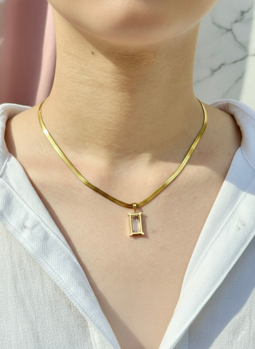 💎 Golden Aura Pendant Necklace ✨ – Anti-Tarnish Herringbone Chain