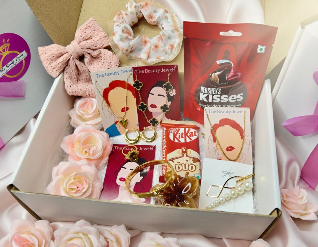 The "Ultimate Elegance" Gift Hamper 🎀✨