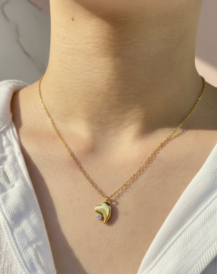 💖 Golden Heart Spark Necklace ✨ – Anti-Tarnish Love Pendant