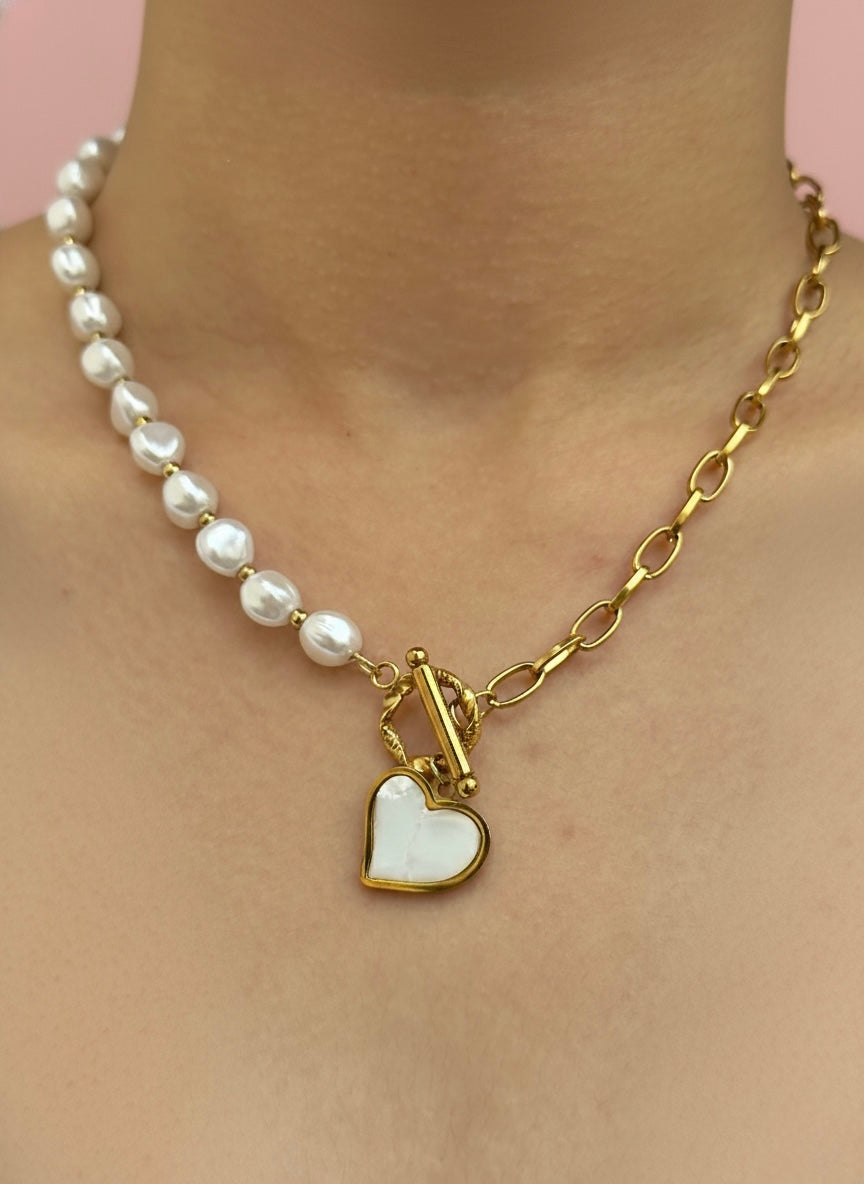 ✨ Pearl & Gold Heart Pendant Toggle Necklace – Half Pearl, Half Chain