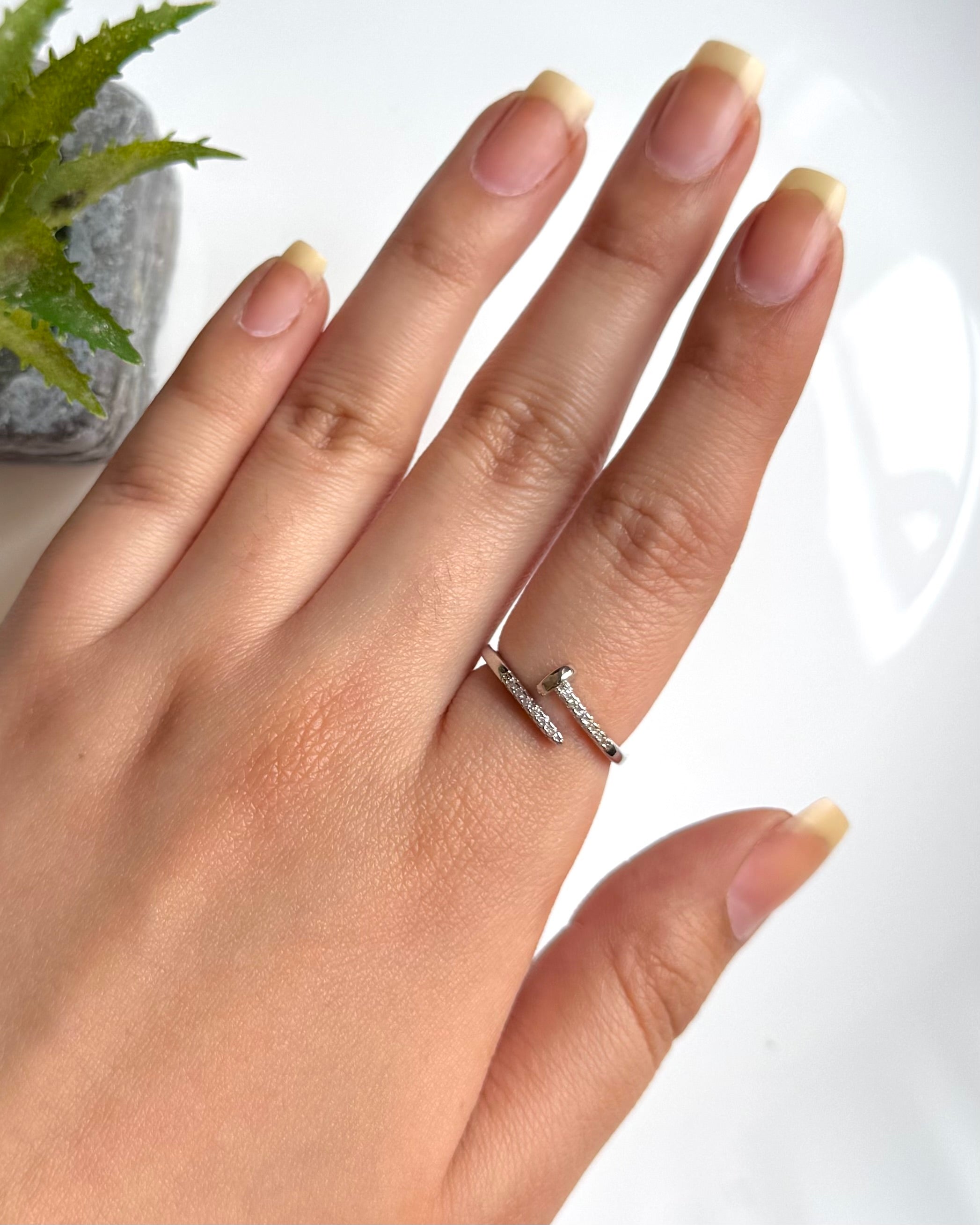 ⛓️ Silver Nail Wrap Ring | Crystal Encrusted Juste Style Ring | Edgy Minimalist Jewelry ⛓️