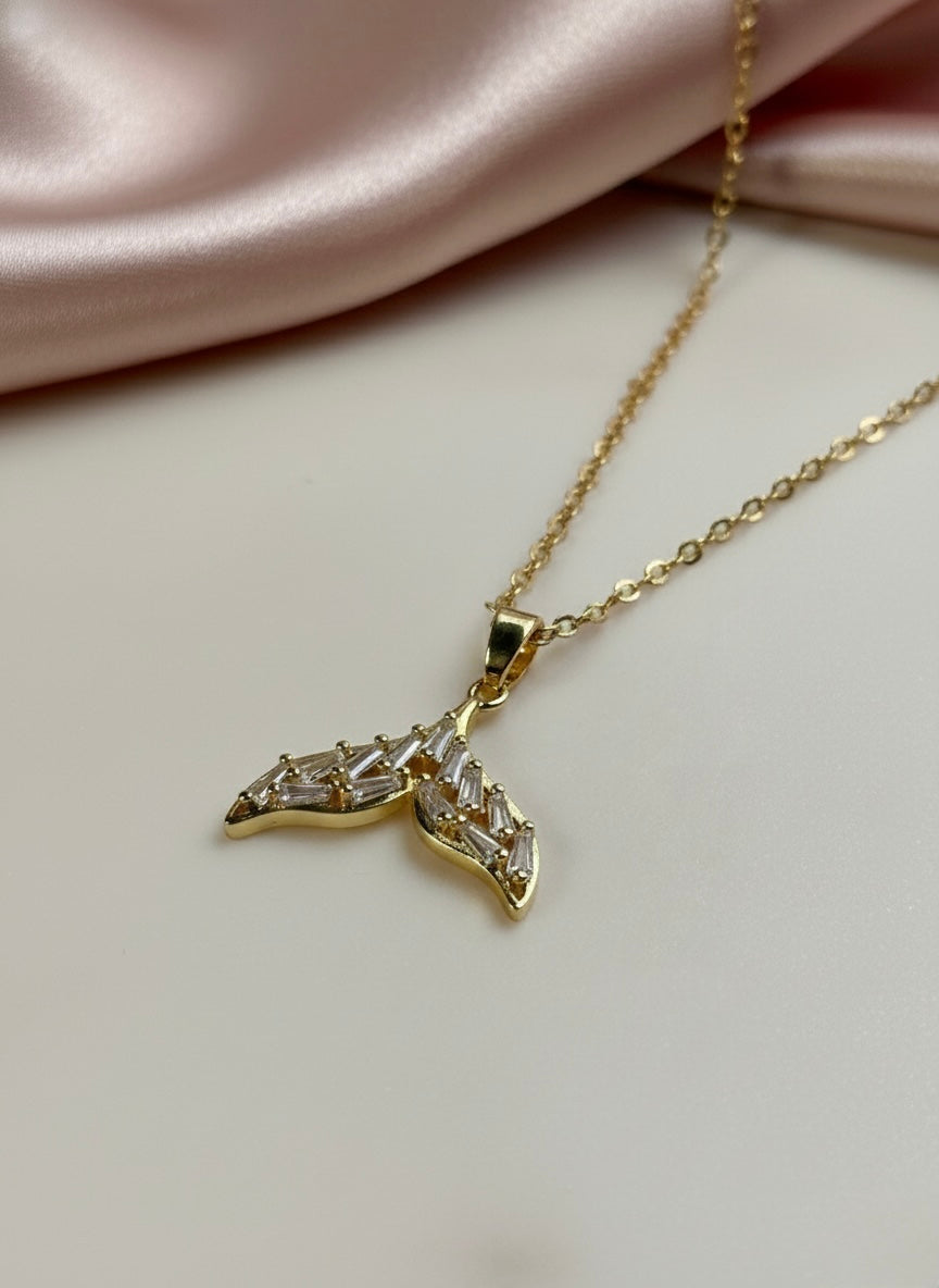 Anti-Tarnish Crystal Fish Tail Necklace – Gold Finish Pendant for Women ❤️