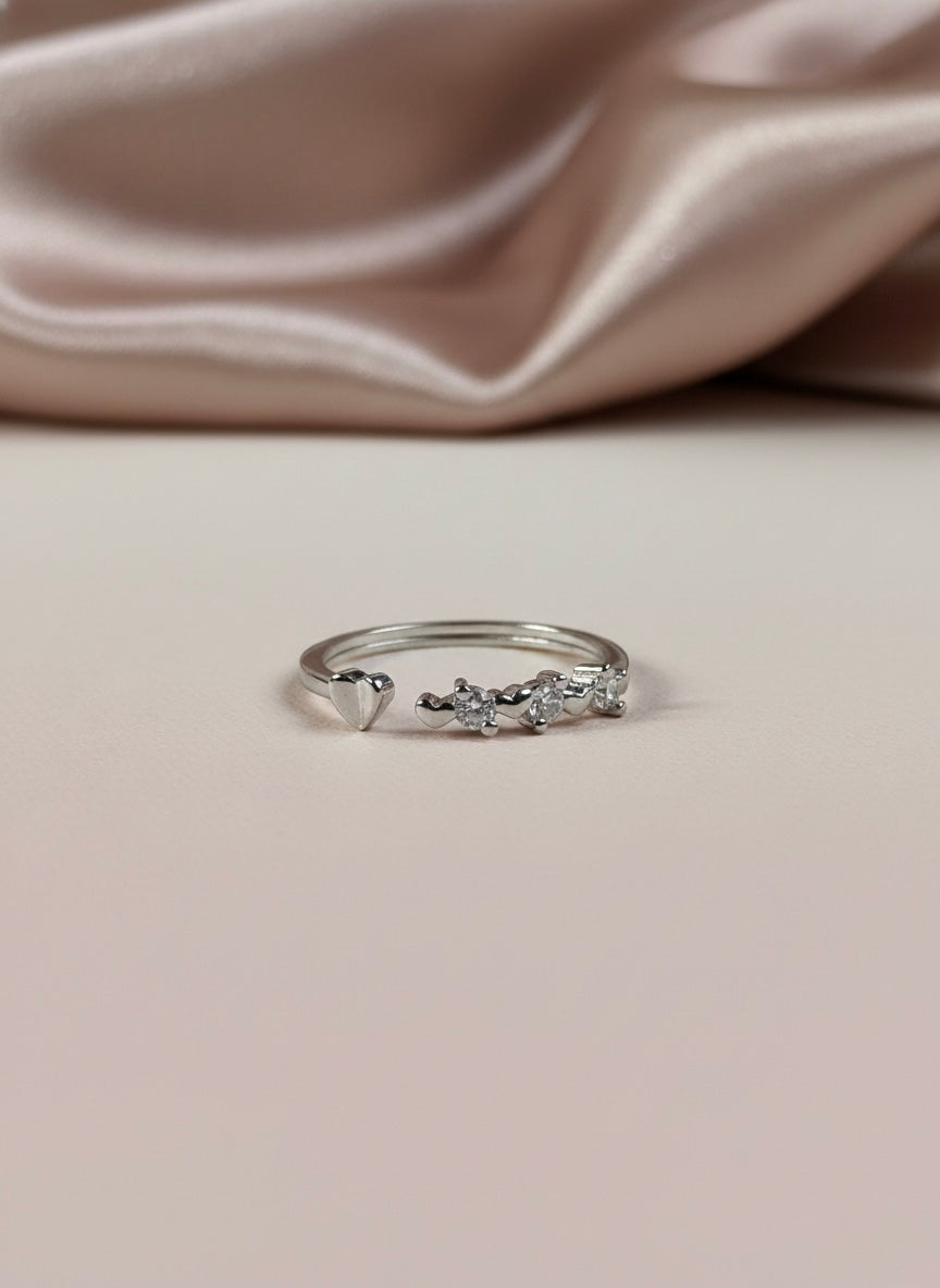 The Amore Adjustable Heart Ring 🤍