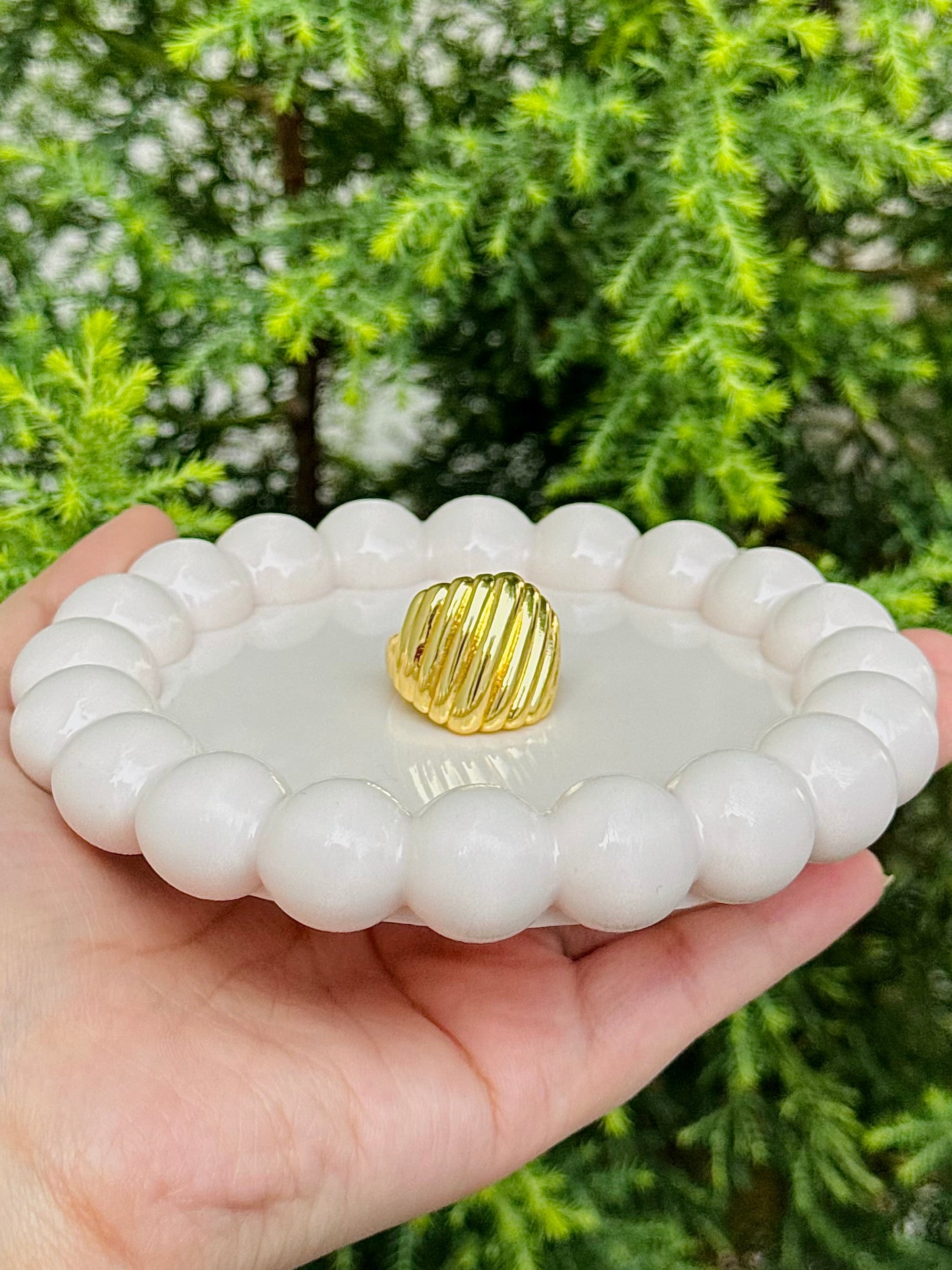 Golden Ribbed Dome Ring ✨