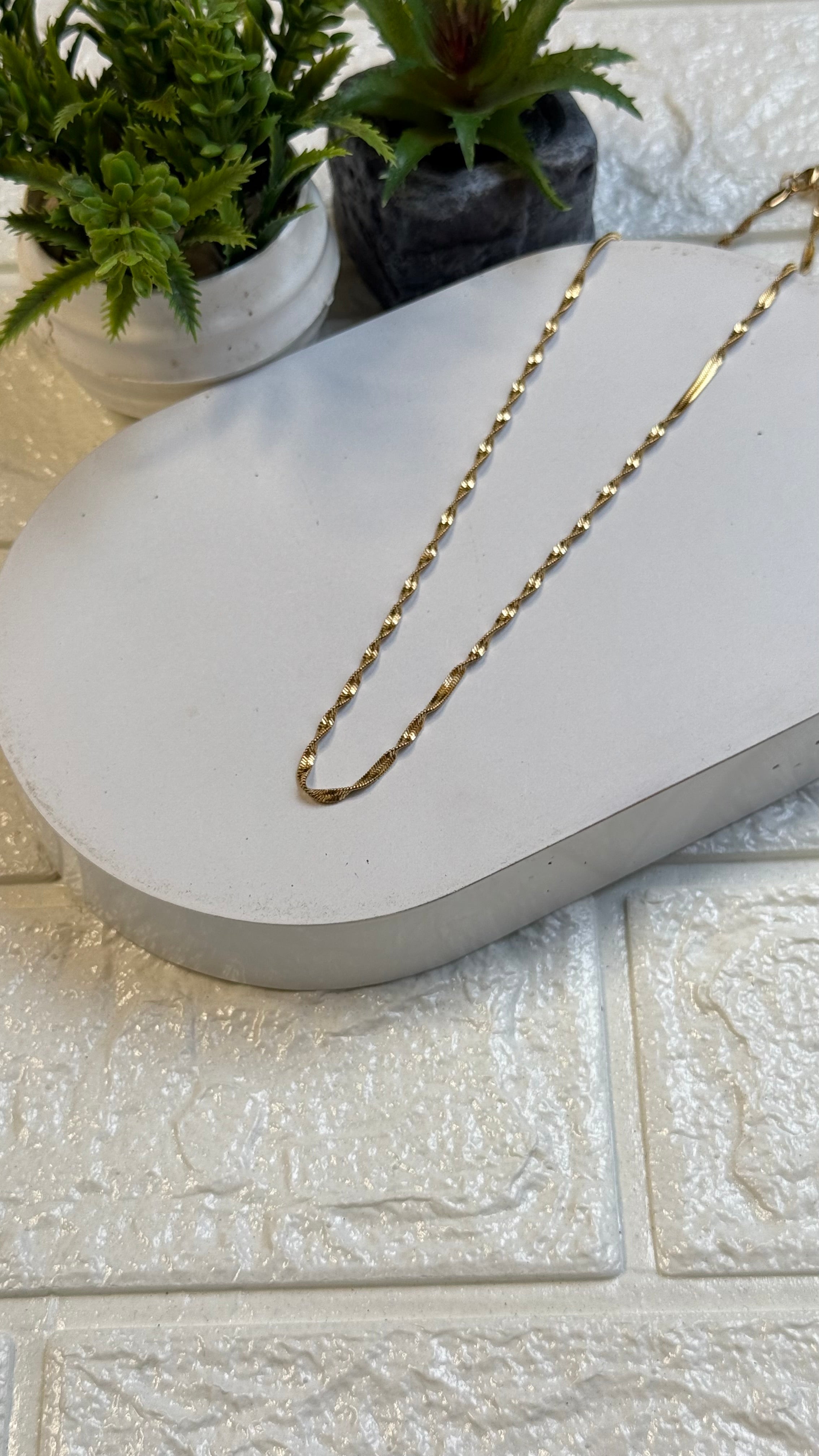 Twisted Chain