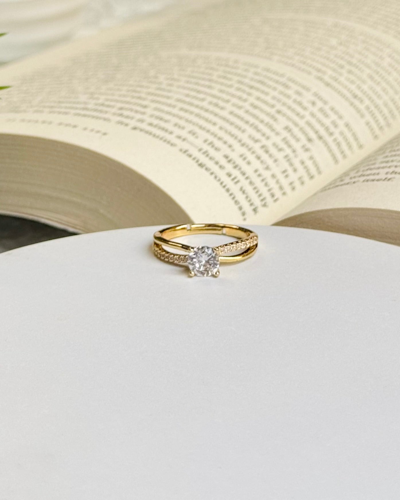 Small Stone ring [adjustable]