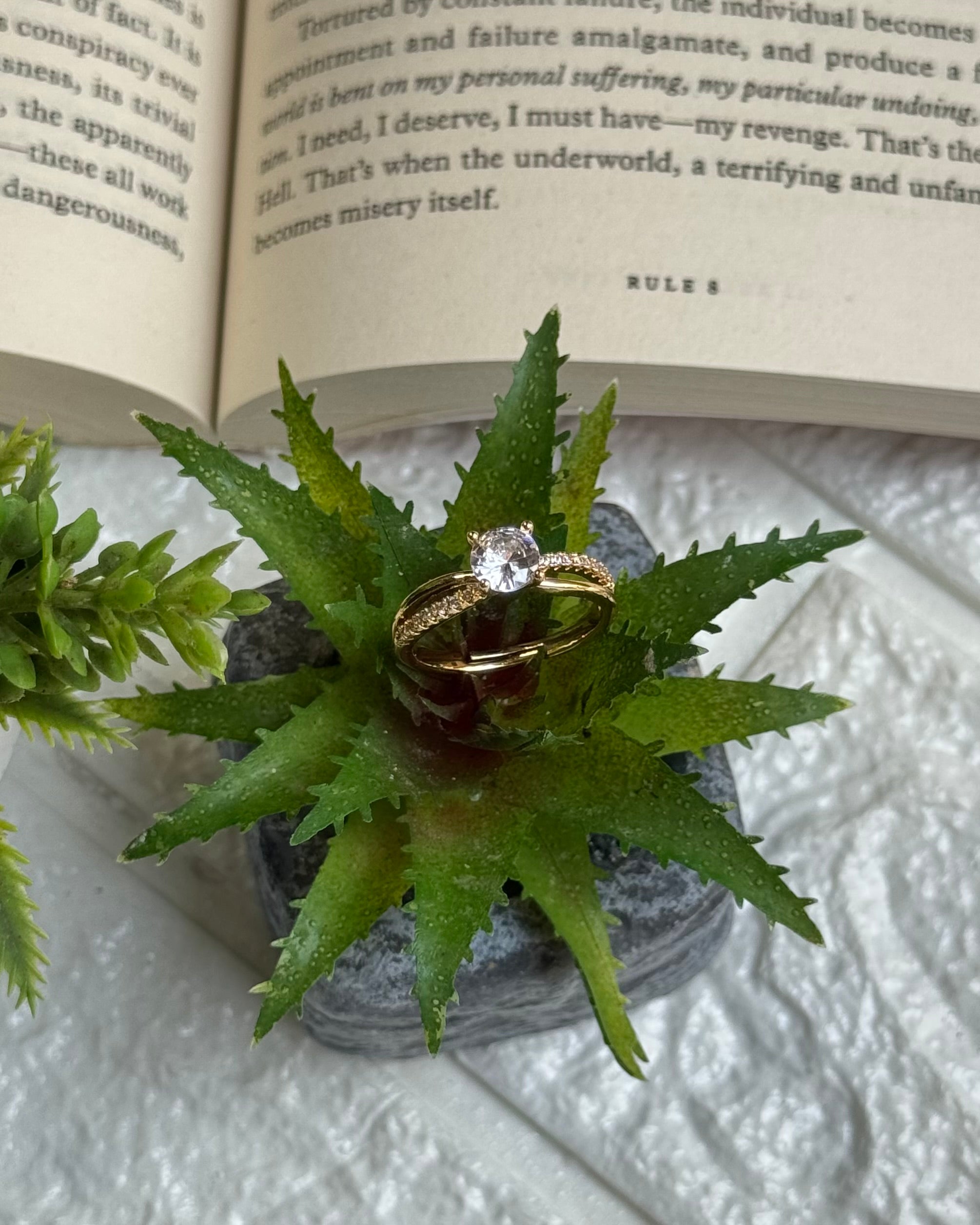 Small Stone ring [adjustable]